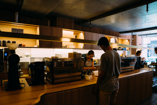 Ducks Coffee Roasters 店内の様子