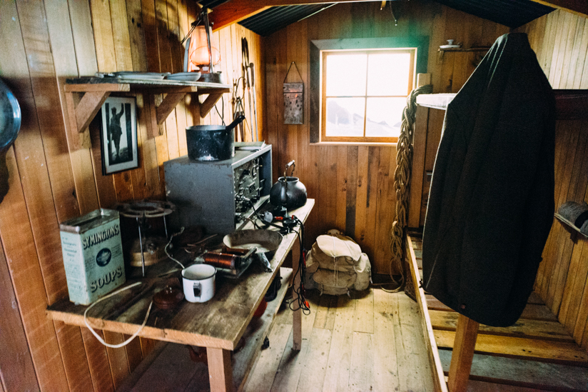 開拓当時の山小屋を再現