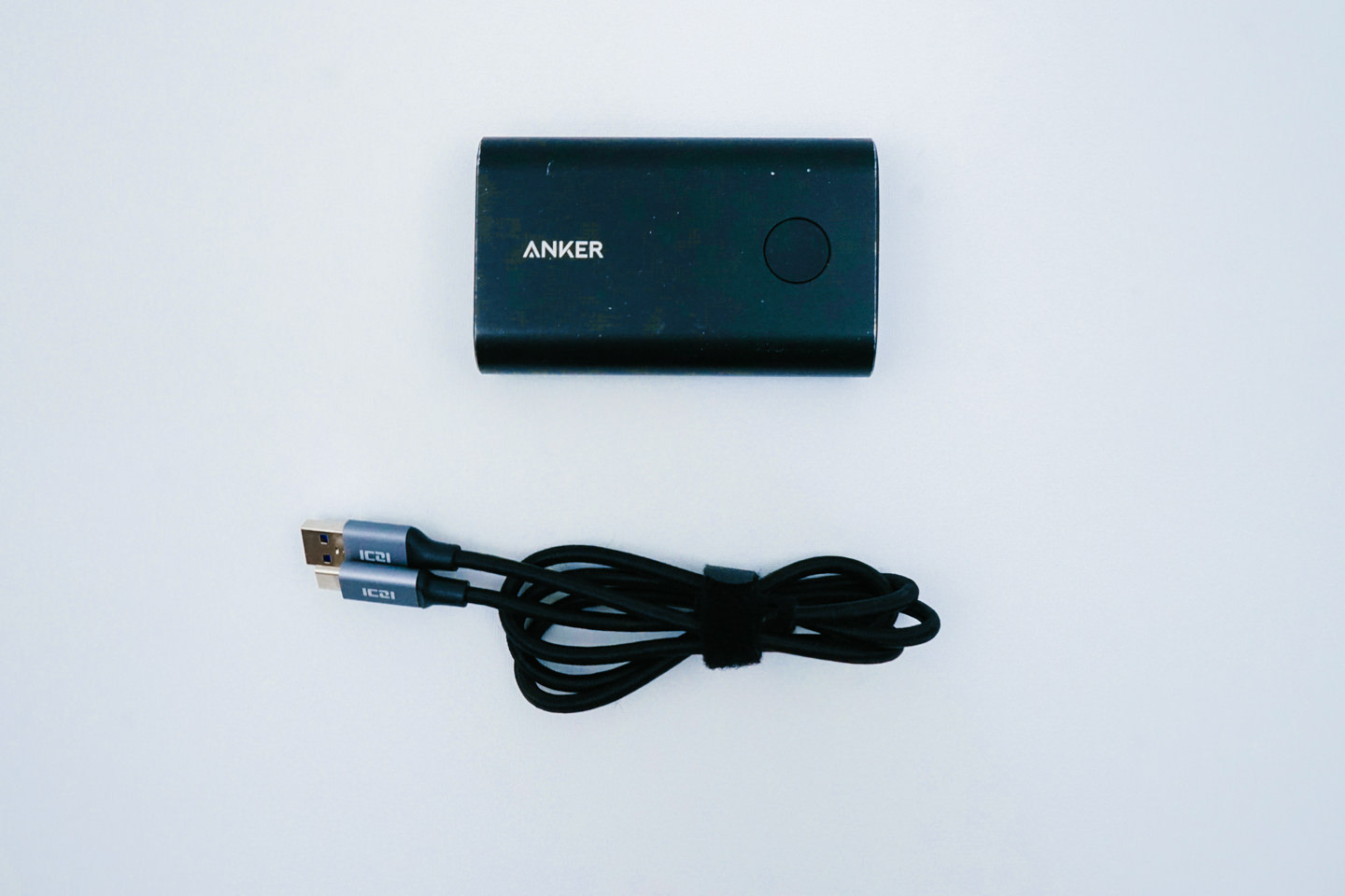 ICZI USB-A to USB-CケーブルとAnker PowerCore+ 10050
