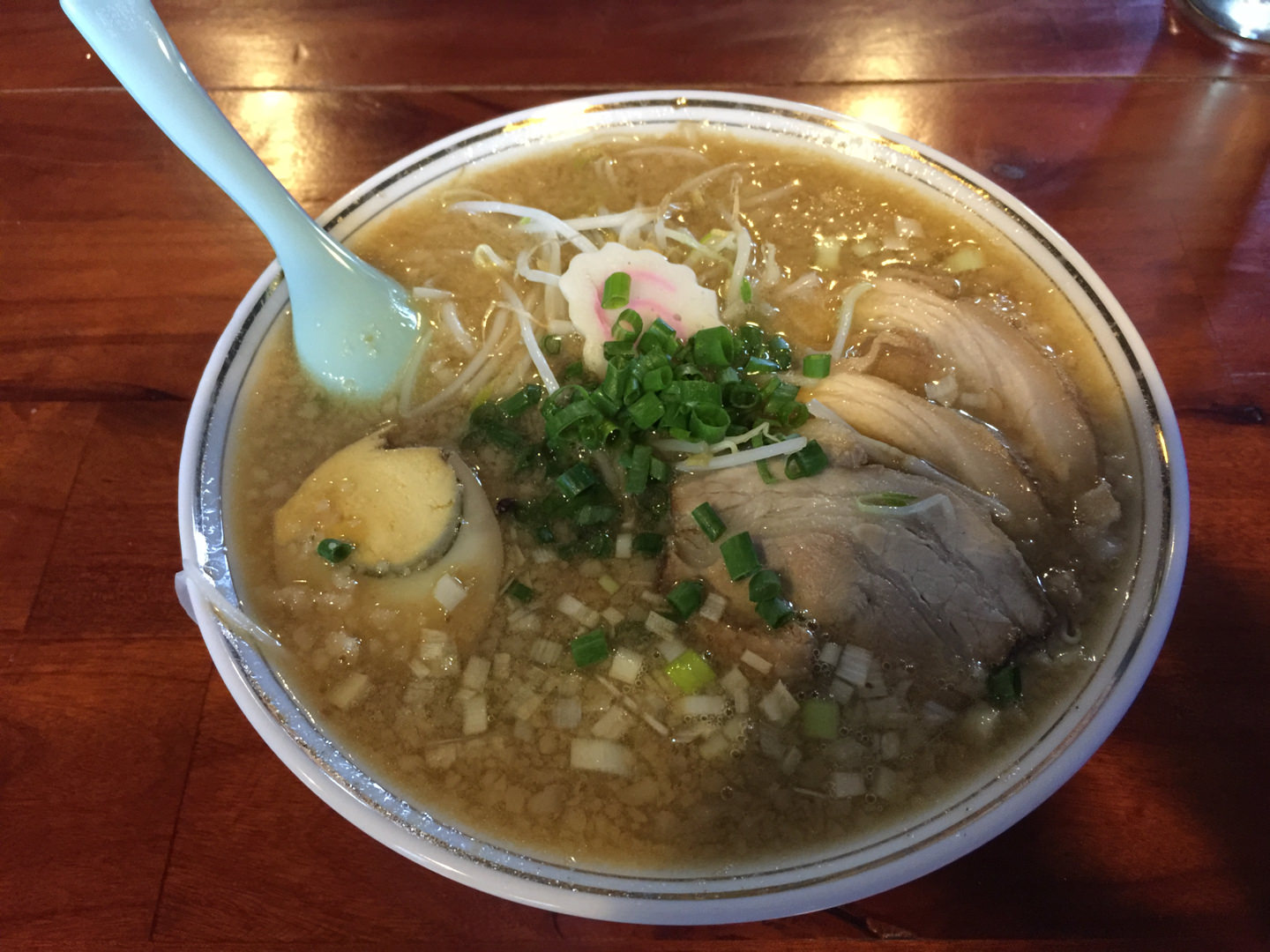 AJIICHI RAMEN背脂塩ラーメンチャーシュートッピング