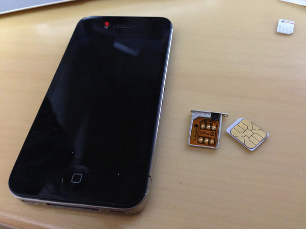 iPhone4Sとgevey ultraSと解除SIM